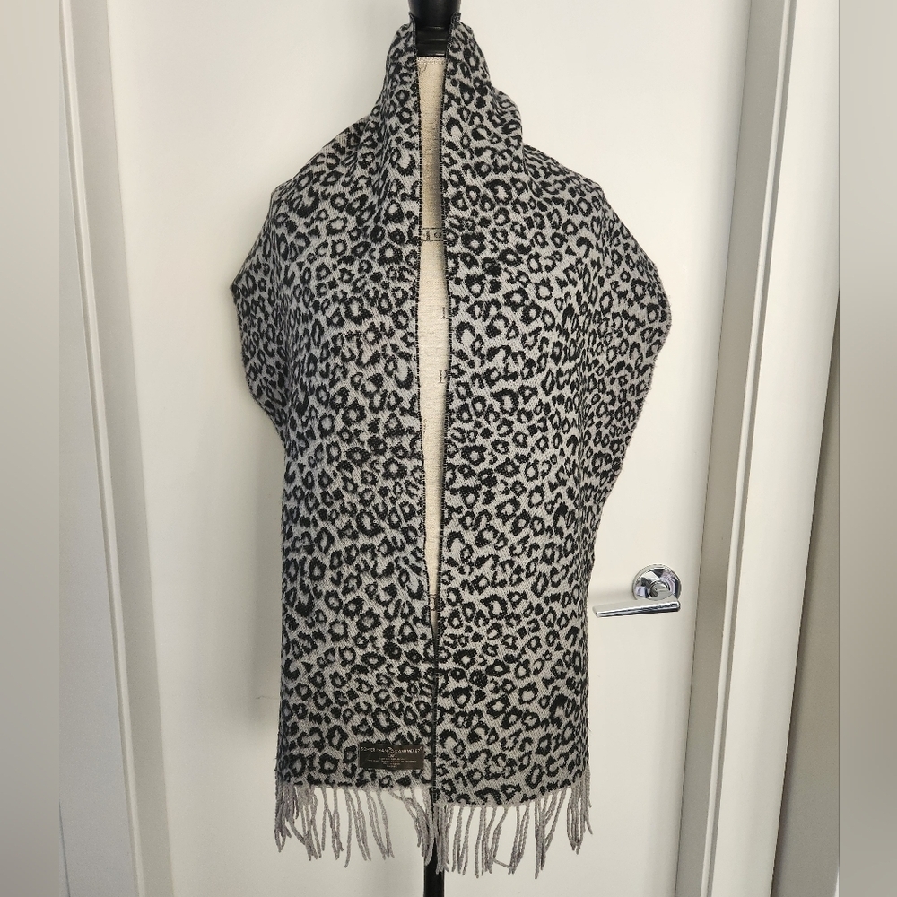Reversible Leopard Knit Scarf - Picture 3 of 7